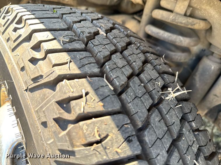 image for item DO0211 2009 Ford E450 van cab and chassis