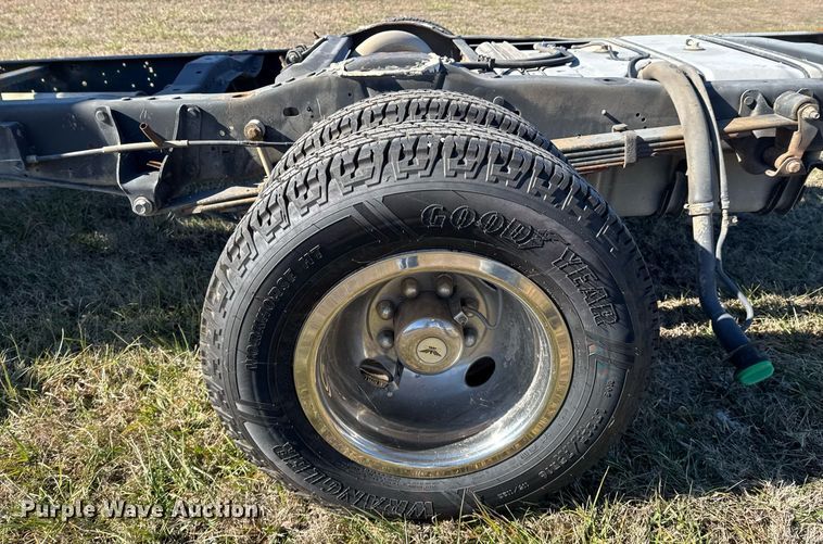 image for item DO0211 2009 Ford E450 van cab and chassis