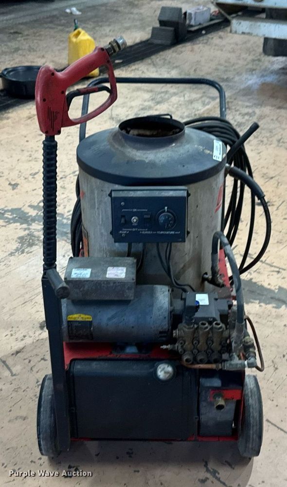 image for item DO0218 Hotsy 560SS pressure washer