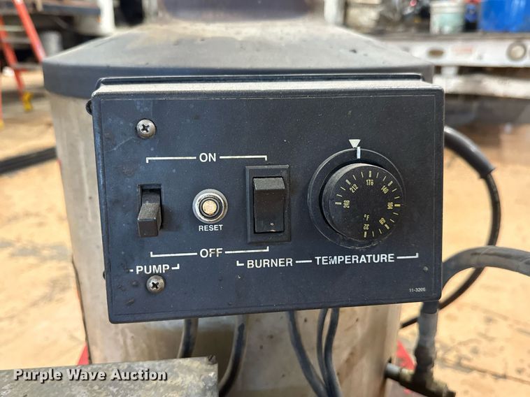 image for item DO0218 Hotsy 560SS pressure washer