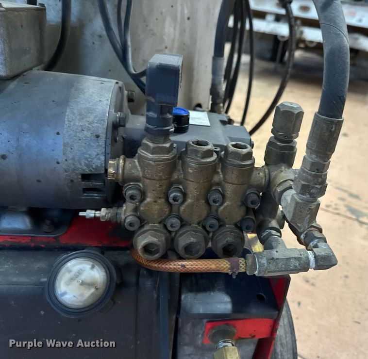 image for item DO0218 Hotsy 560SS pressure washer