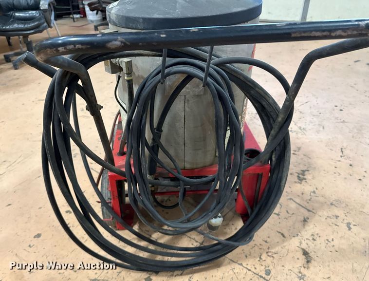 image for item DO0218 Hotsy 560SS pressure washer