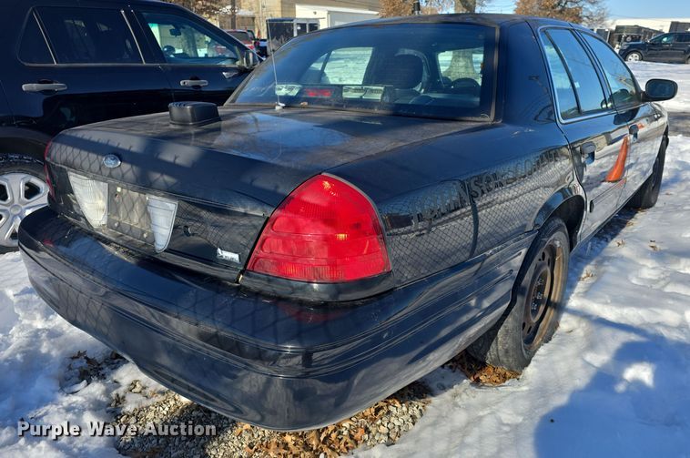 image for item DO7724 2009 Ford Crown Victoria Police Interceptor 