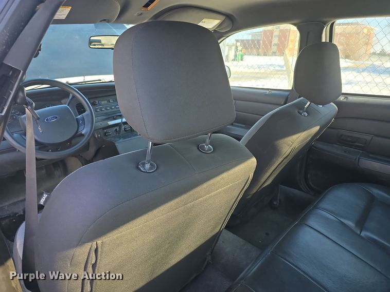 image for item DO7724 2009 Ford Crown Victoria Police Interceptor 
