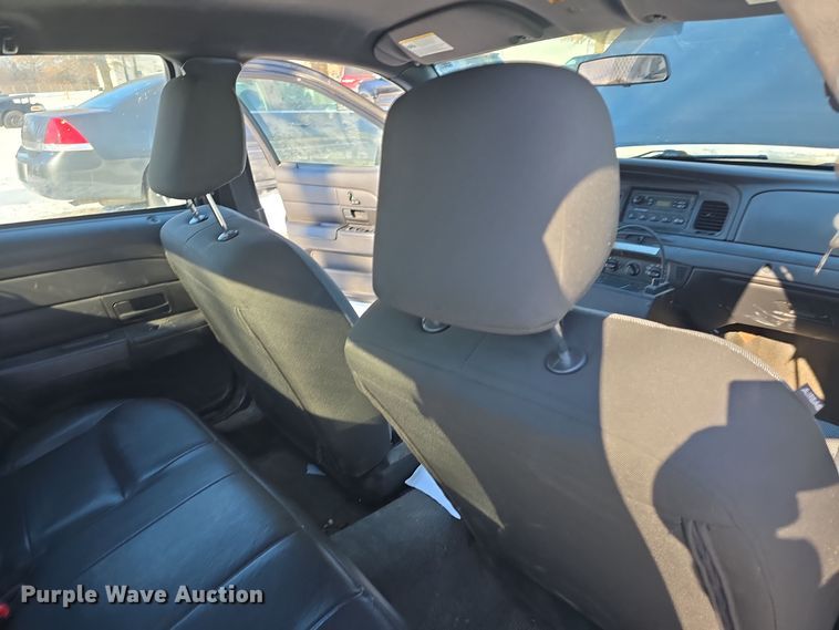 image for item DO7724 2009 Ford Crown Victoria Police Interceptor 