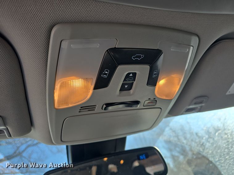 image for item DO7733 2018 Toyota Sienna XLE van