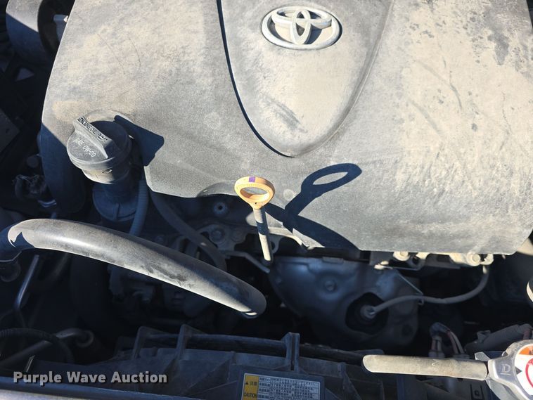 image for item DO7733 2018 Toyota Sienna XLE van