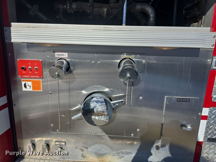 image for item DO7737 2002 Emergency One pumper fire truck