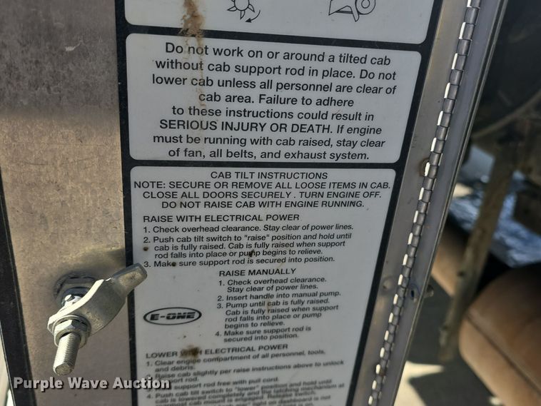 image for item DO7737 2002 Emergency One pumper fire truck