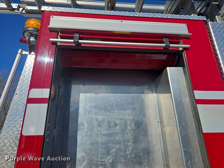 image for item DO7737 2002 Emergency One pumper fire truck