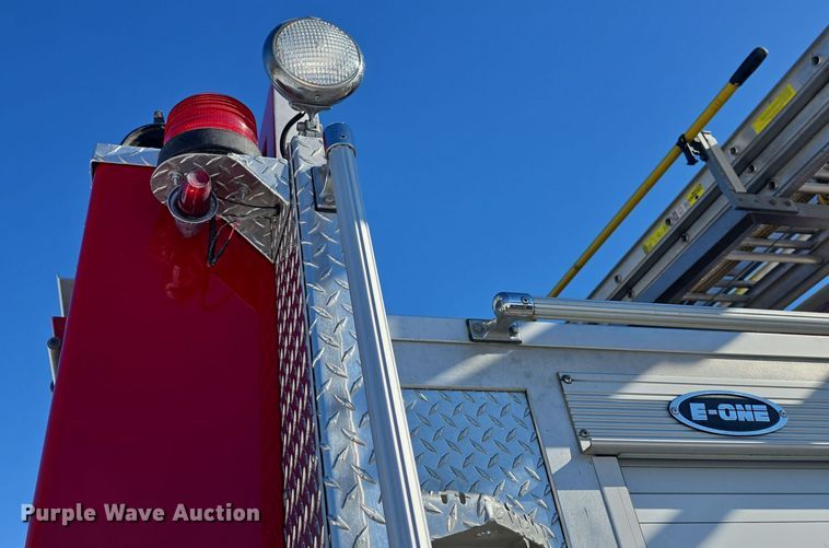 image for item DO7737 2002 Emergency One pumper fire truck