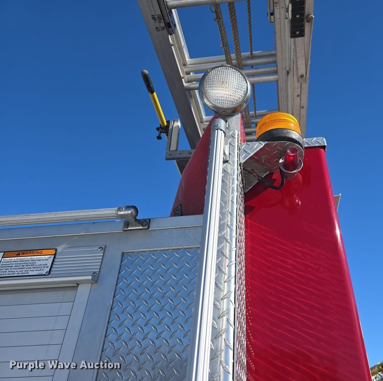 image for item DO7737 2002 Emergency One pumper fire truck