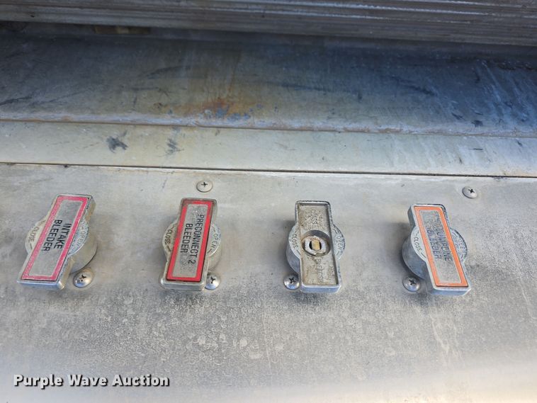 image for item DO7737 2002 Emergency One pumper fire truck