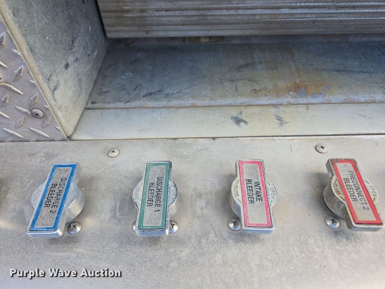 image for item DO7737 2002 Emergency One pumper fire truck