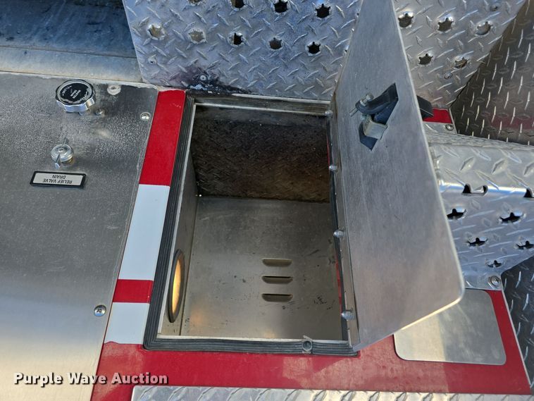 image for item DO7737 2002 Emergency One pumper fire truck