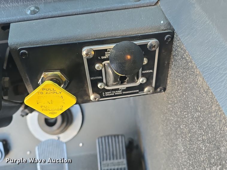 image for item DO7737 2002 Emergency One pumper fire truck