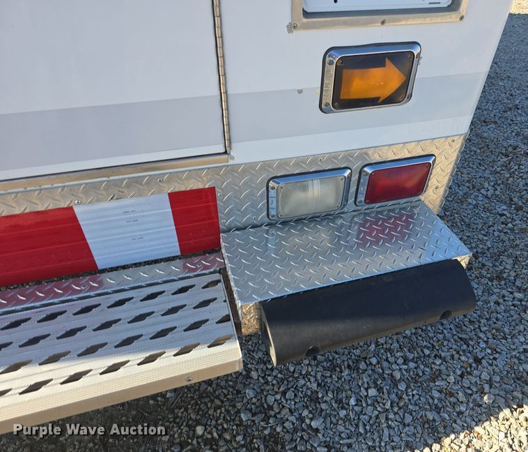 image for item DO7739 1995 Ford E350 ambulance