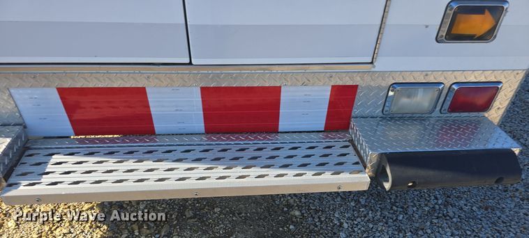 image for item DO7739 1995 Ford E350 ambulance