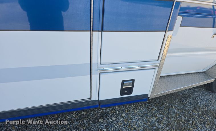 image for item DO7739 1995 Ford E350 ambulance