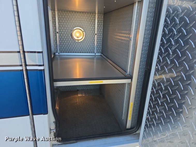 image for item DO7739 1995 Ford E350 ambulance