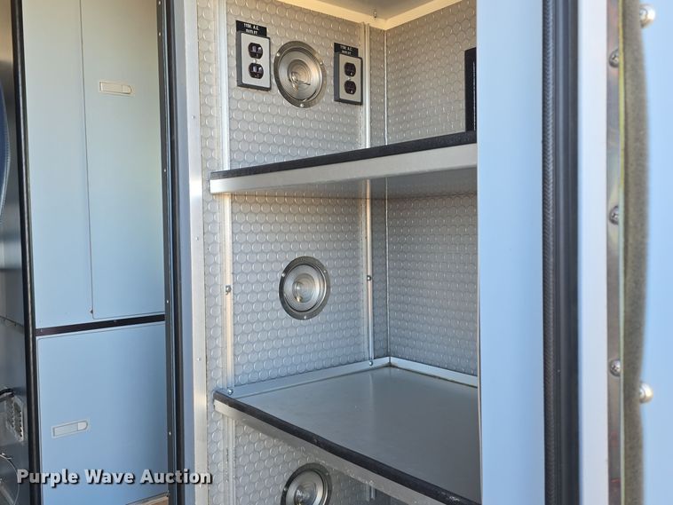 image for item DO7739 1995 Ford E350 ambulance