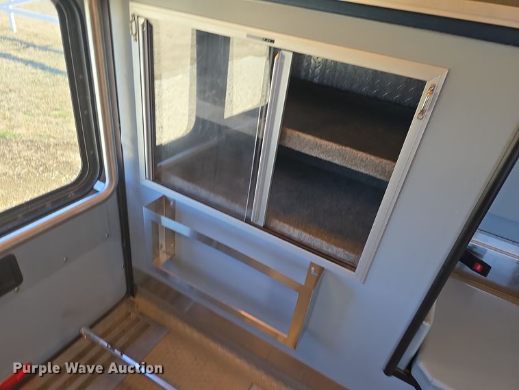 image for item DO7739 1995 Ford E350 ambulance