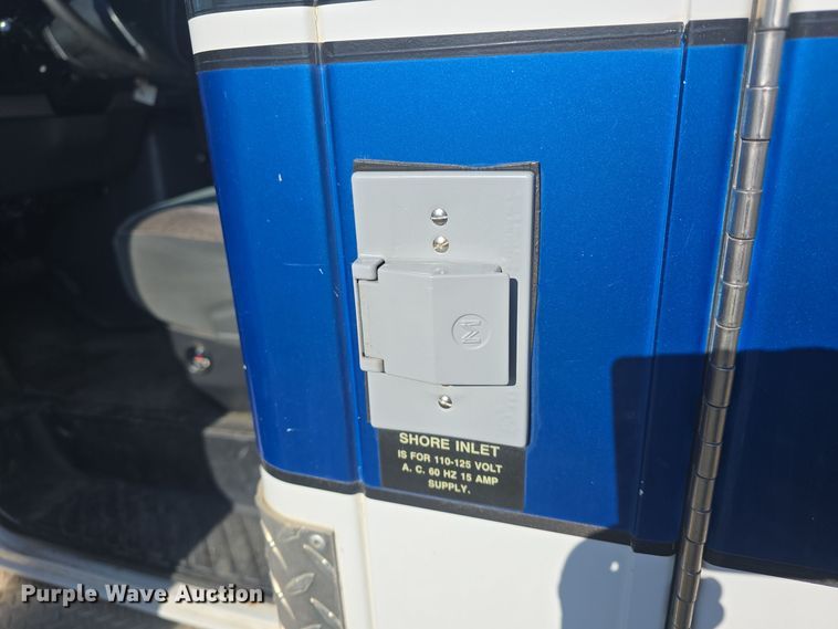 image for item DO7739 1995 Ford E350 ambulance