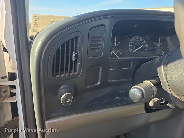 image for item DO7739 1995 Ford E350 ambulance