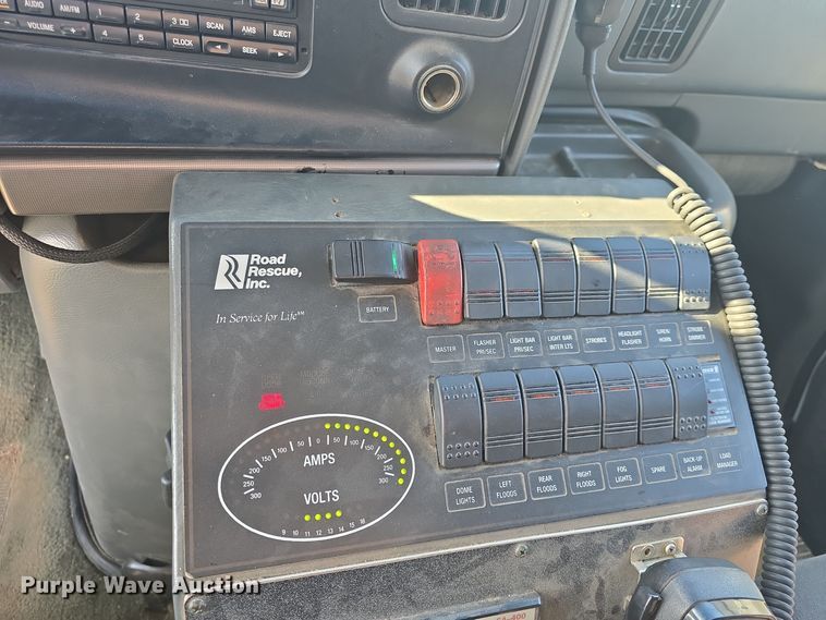 image for item DO7739 1995 Ford E350 ambulance