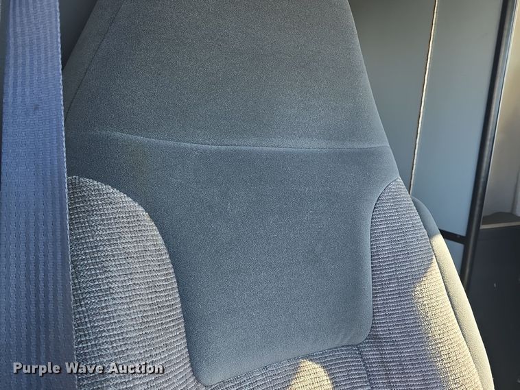 image for item DO7739 1995 Ford E350 ambulance