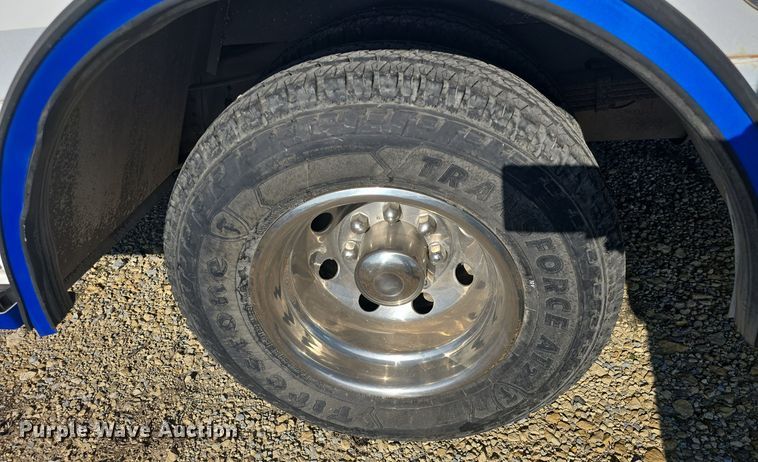 image for item DO7739 1995 Ford E350 ambulance