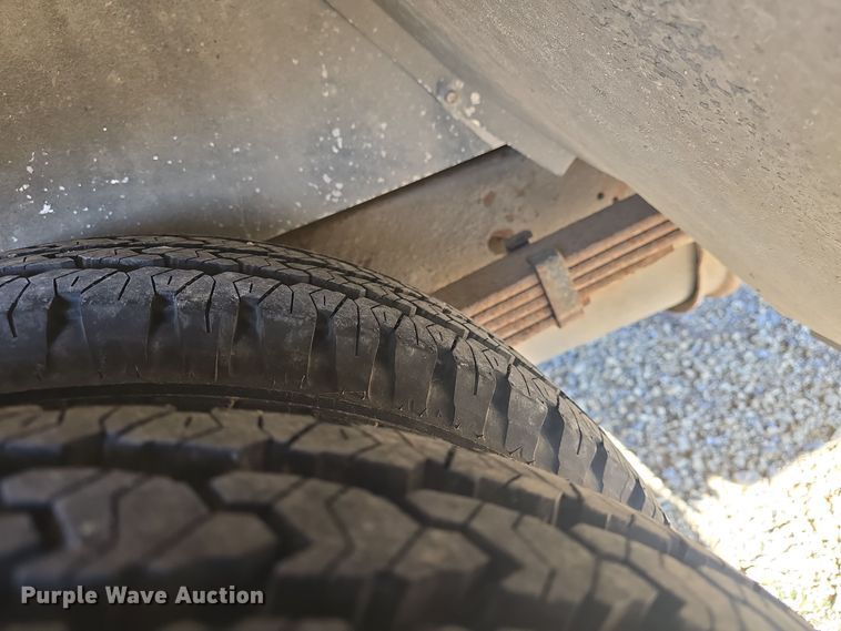 image for item DO7739 1995 Ford E350 ambulance