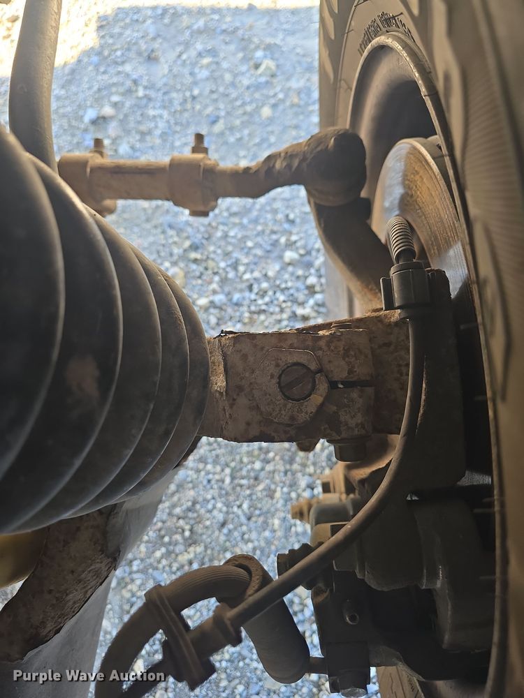 image for item DO7739 1995 Ford E350 ambulance