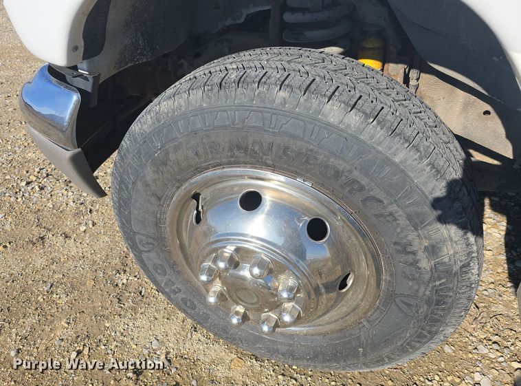 image for item DO7739 1995 Ford E350 ambulance