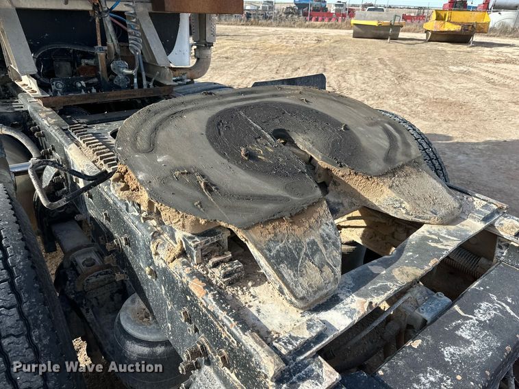 image for item DP6085 1999 Peterbilt 357 semi truck