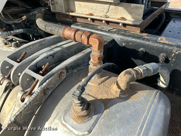 image for item DP6085 1999 Peterbilt 357 semi truck