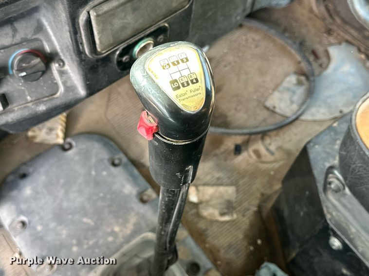 image for item DP6085 1999 Peterbilt 357 semi truck