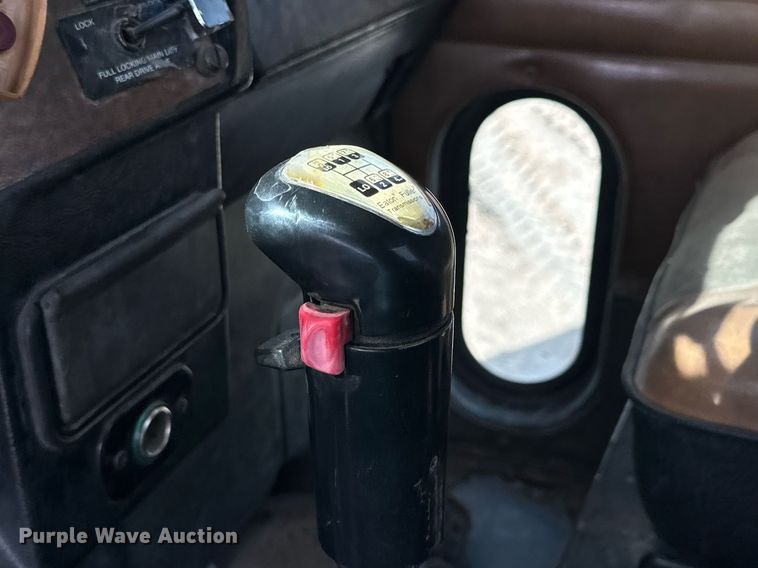 image for item DP6085 1999 Peterbilt 357 semi truck