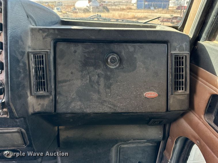 image for item DP6085 1999 Peterbilt 357 semi truck