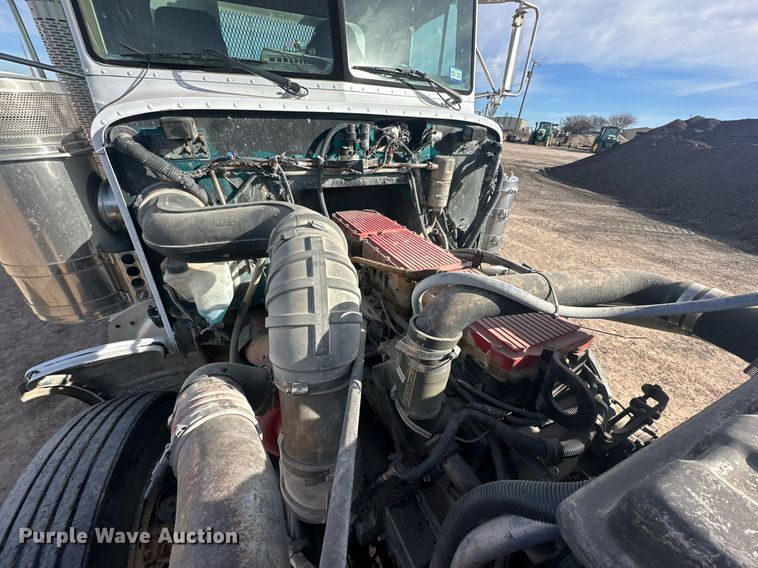 image for item DP6085 1999 Peterbilt 357 semi truck