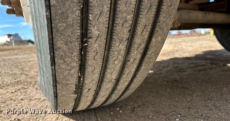 image for item DP6085 1999 Peterbilt 357 semi truck