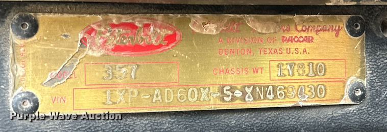 image for item DP6085 1999 Peterbilt 357 semi truck