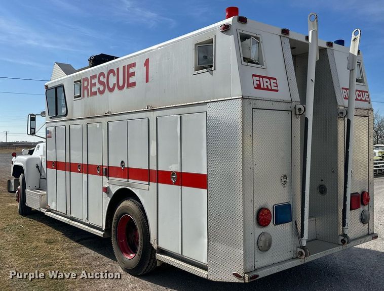 image for item DP6090 1983 Mack R686FC rescue vehicle