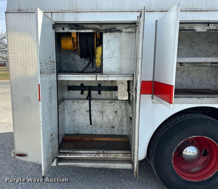 image for item DP6090 1983 Mack R686FC rescue vehicle