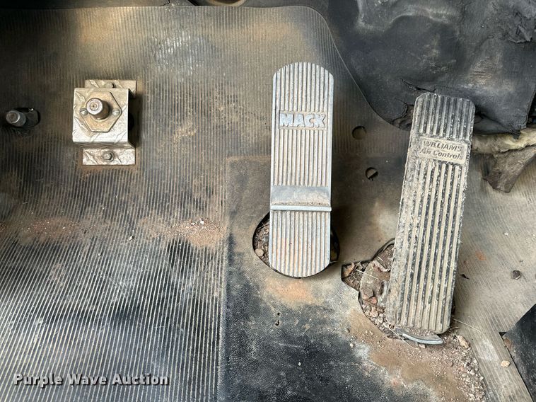 image for item DP6090 1983 Mack R686FC rescue vehicle