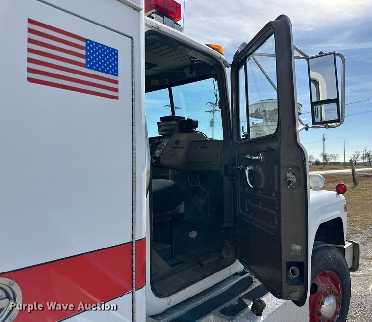 image for item DP6090 1983 Mack R686FC rescue vehicle