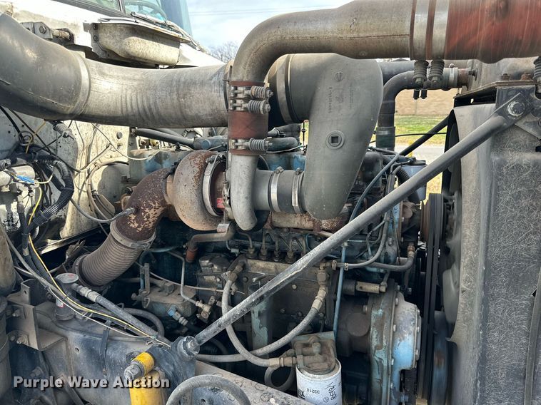 image for item DP6090 1983 Mack R686FC rescue vehicle