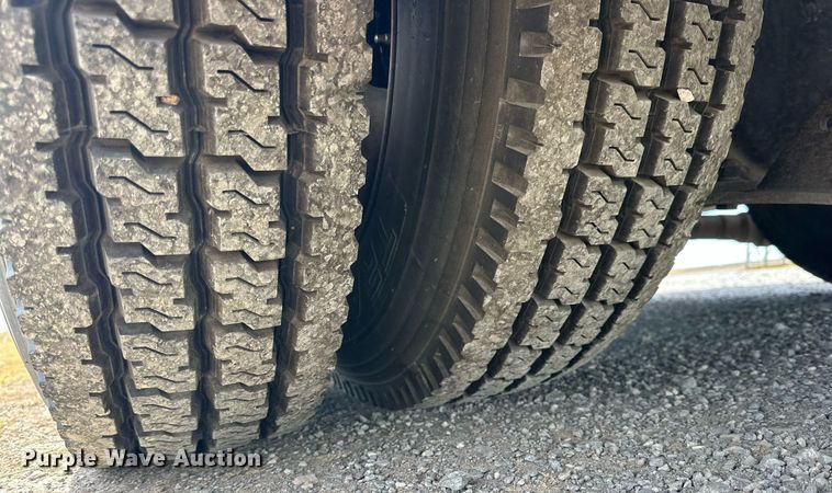 image for item DP6090 1983 Mack R686FC rescue vehicle