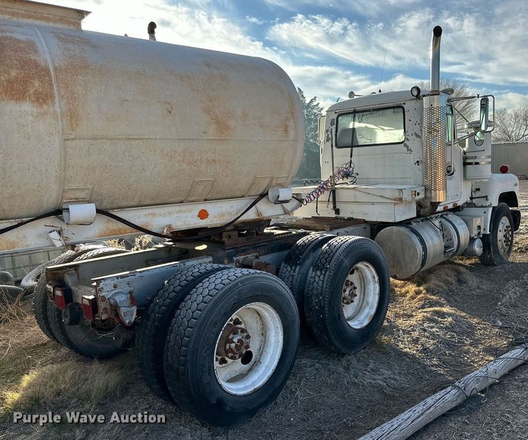 image for item DP6098 1985 Mack RS688LST semi truck