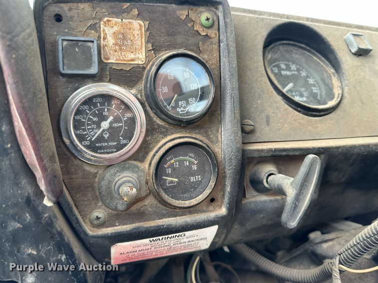 image for item DP6098 1985 Mack RS688LST semi truck